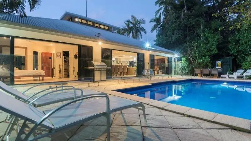 Holiday home Arte Bianco Villa Palm Cove Australia