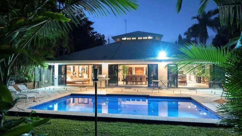 Holiday home Arte Bianco Villa Palm Cove