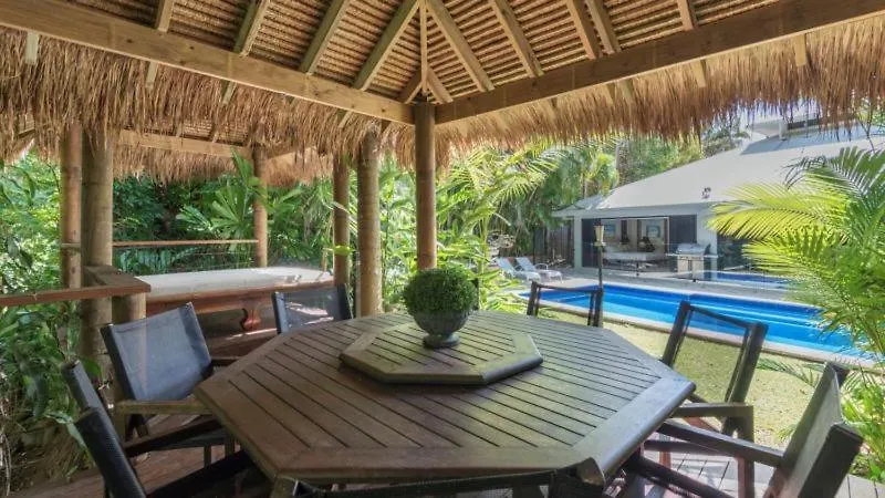 Arte Bianco Villa Palm Cove