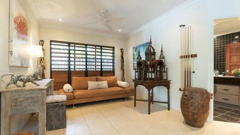 Holiday home Arte Bianco Villa Palm Cove Australia
