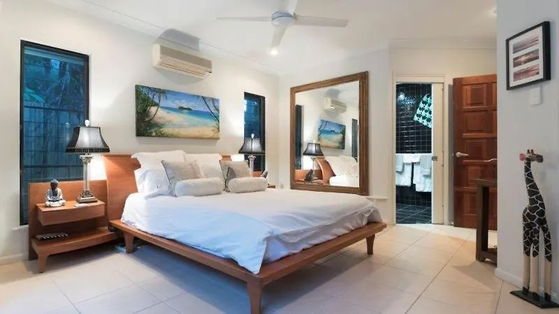 Arte Bianco Villa Palm Cove
