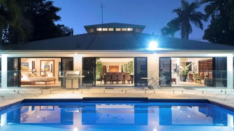 Villa Arte Bianco Palm Cove